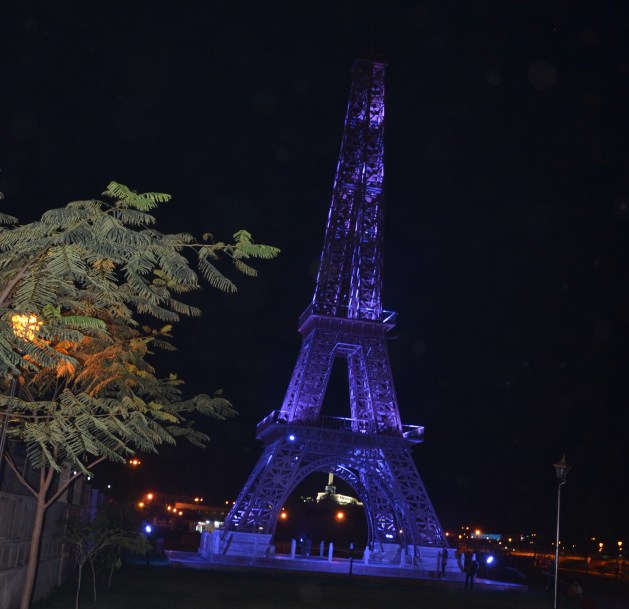 Eiffel Tower-Night Mode